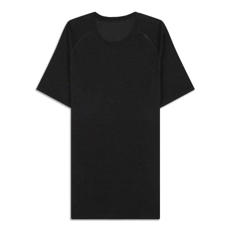 Metal Vent Tech Short-Sleeve Shirt - Resale Artistic Men's Avant Artistic Men's Avant