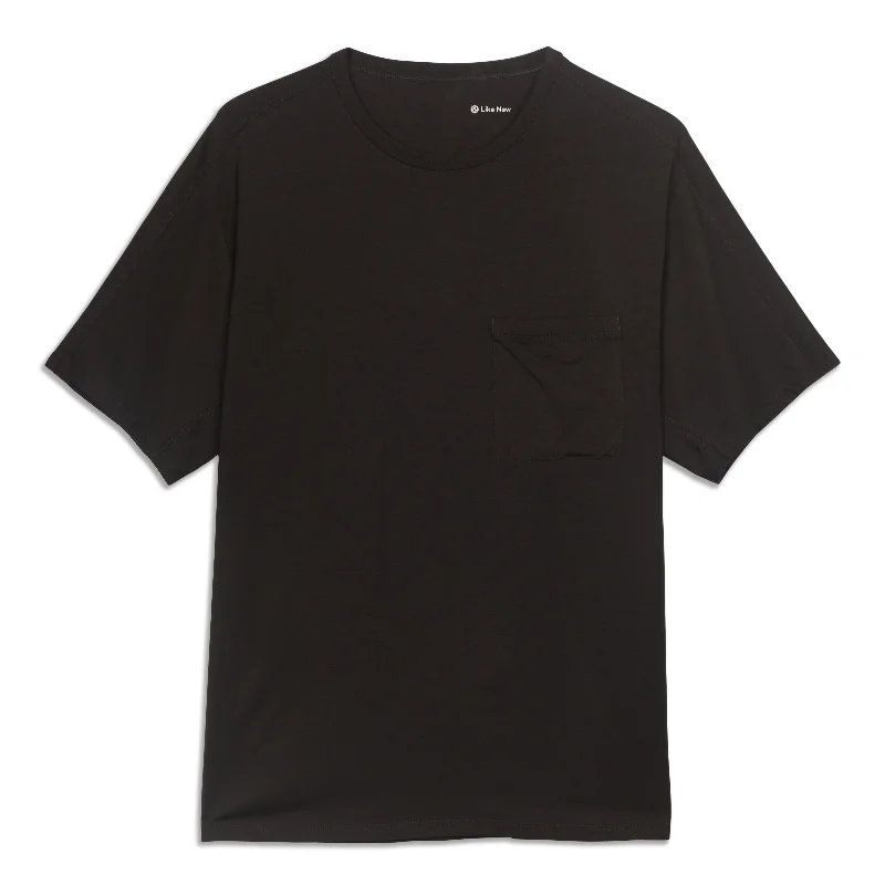 lululemon Fundamental Pocket T-Shirt - Resale Artistic Men's Avant Artistic Men's Avant